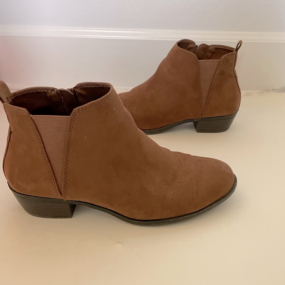 womens brown So booties